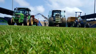 Spécialiste de la conception et de la maintenance des terrains de sport, Sparfel est aussi impliquée sur les marchés de l'aménagement paysager et urbain.