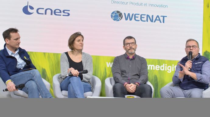 De gauche à droite : Morgan Kermarrec (animateur), DG du groupe Etablières, Sophie Gendre, ingénieure Recherche et Développement Gestion de l’eau au sein d’Arvalis, Thierry Chapuis, expert applications spatiales au Cnes, et Emmanuel Buisson, directeur Produit et Innovation de Weenat, mardi 27 février, au Sia.
