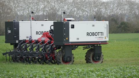 Agrointelli Robotti : le porte-outil carburant au GNR