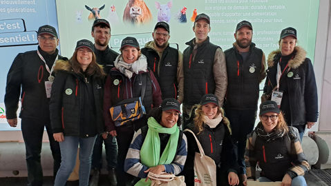 Une équipe d’agri-ambassadeurs Sanders au Salon de l’agriculture