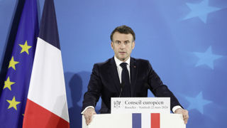 Selon Emmanuel Macron, le Conseil européen souhaite répondre à l'afflux de céréales ukrainiennes en Europe, y compris de blé. Selon Emmanuel Macron, le Conseil européen souhaite répondre à l'afflux de céréales ukrainiennes en Europe, y compris de blé.