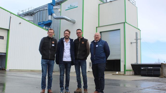De gauche à droite, lors de l'inauguration du silo de Saint-Julien-de-Vouvantes (Loire-Atlantique), jeudi 28 mars : François-Xavier de la Forest, responsable de l'activité collecte du négoce, Benjamin Gautrais, responsable du silo, Nicolas Prodhomme, TC en productions végétales, et Eric Bara, directeur général de Hautbois.