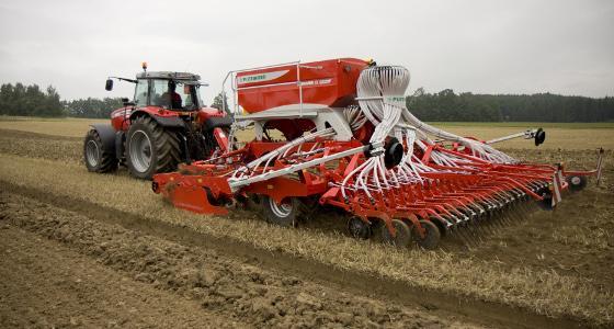 Semoir Pöttinger Terrasem avec fertilisation localisée