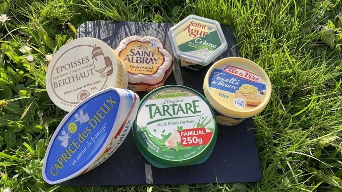 Ouverture. Le 21 mars dans la Manche, Jérôme Arbus et Guillaume Migault, de la direction Collecte de Savencia, ne se sont pas dérobés aux questions des adhérents de Ouest’ Lait sur le conflit entre le groupe et Sunlait. La veille, Savencia soulignait sa résilience aux incertitudes du marché grâce à son portfolio diversifié de formages, beurres, crèmes et ingrédients laitiers. Il n’a pas indiqué précisément le mix-produit, qui participe au calcul du prix du lait.