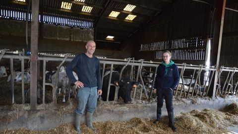 Eleveurs à Lohuec (22), Chloé et Jérôme Dubourg ont misé sur deux races, la Rouge des prés et la Blanc Bleu, pour produire à l’herbe des carcasses lourdes et conformées, adaptées à leurs débouchés en boucheries.