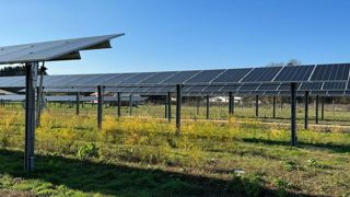 Le décret sur l'agrivoltaïsme est paru au Journal officiel ce mardi 9 avril 2024. Le décret sur l'agrivoltaïsme est paru au Journal officiel ce mardi 9 avril 2024.