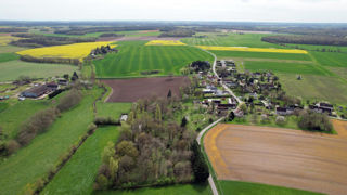 L'ONG Greenpeace craint que l'article 1 de la loi d'orientation facilite la création de projets agricoles au détriment de l'environnement.