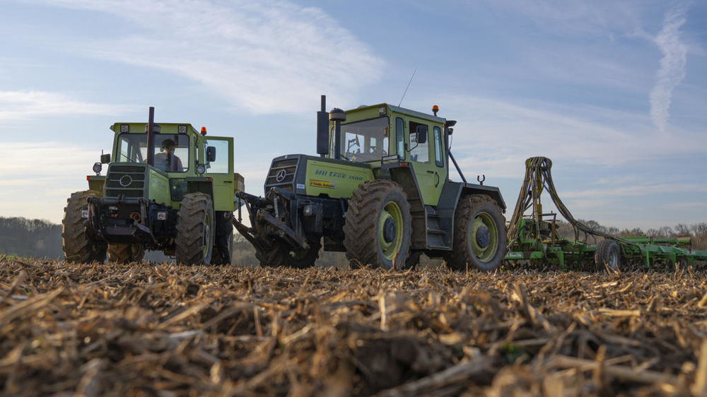 Les MB-trac 1300 et 1500 de l’exploitation Seinomarine comptent 38 ans de bons et loyaux services et ne semblent pas prêts de s’arrêter. Les MB-trac 1300 et 1500 de l’exploitation Seinomarine comptent 38 ans de bons et loyaux services et ne semblent pas prêts de s’arrêter.