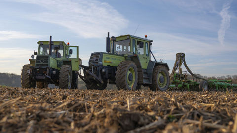 Les MB-trac 1300 et 1500 de l’exploitation Seinomarine comptent 38 ans de bons et loyaux services et ne semblent pas prêts de s’arrêter. Les MB-trac 1300 et 1500 de l’exploitation Seinomarine comptent 38 ans de bons et loyaux services et ne semblent pas prêts de s’arrêter.