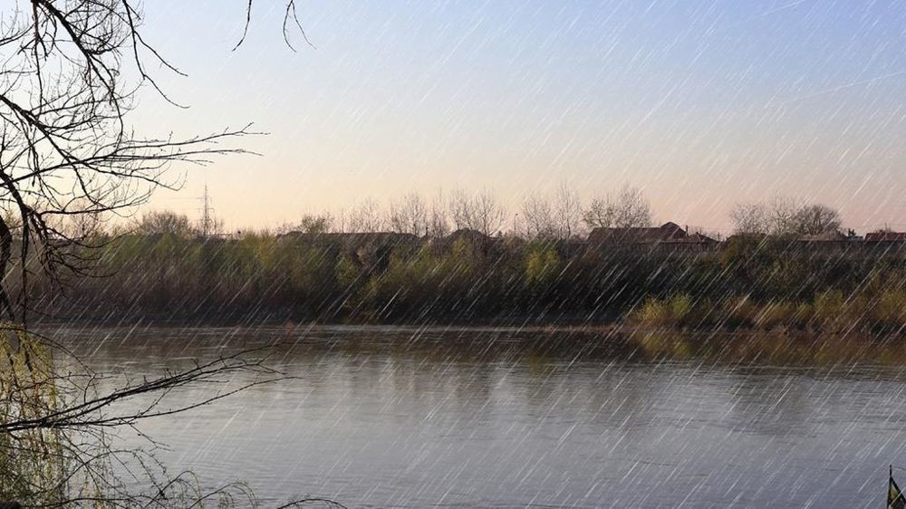 En mars 2024, l'excédent pluviométrique était d'environ 85 % en France selon Météo France.