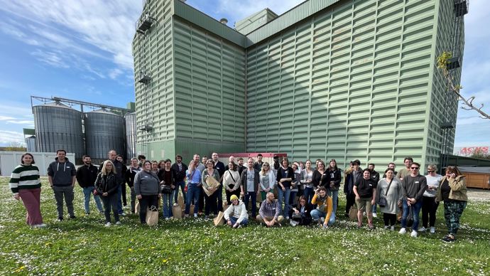 Journée d'intégration du 4 avril 2024 du groupe Oxyane avec la soixantaine de nouveaux embauchés durant les six mois précédents.