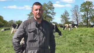 Beaucoup de pluies au Gaec Moulin Carré avec un report d'un mois de la mise à l'herbe. Rodrigue Leray explique sa solution en images. Beaucoup de pluies au Gaec Moulin Carré avec un report d'un mois de la mise à l'herbe. Rodrigue Leray explique sa solution en images.
