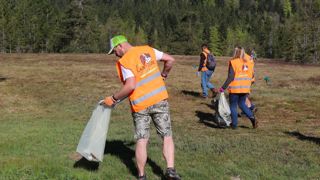Lors de l'opération citoyenne « J’aime la nature propre », l'équivalent de 160 semi-remorques de déchets ont été ramassé.