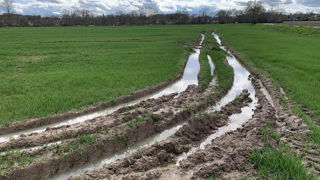 Les pluies abondantes vont persister cette semaine avec des orages. Les pluies abondantes vont persister cette semaine avec des orages.