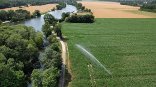 28 % des stations de contrôle des eaux souterraines ont enregistré un dépassement des valeurs seuils de qualité environnementale, pour au moins une substance.