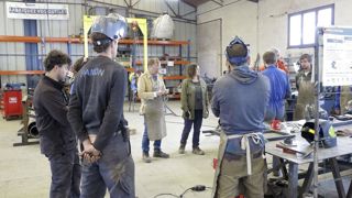 Du 16 au 18 avril, dix stagiaires agriculteurs ou salariés ont suivi une formation sur le travail du métal à la maison des technologies paysannes de l’Occitanie. Du 16 au 18 avril, dix stagiaires agriculteurs ou salariés ont suivi une formation sur le travail du métal à la maison des technologies paysannes de l’Occitanie.