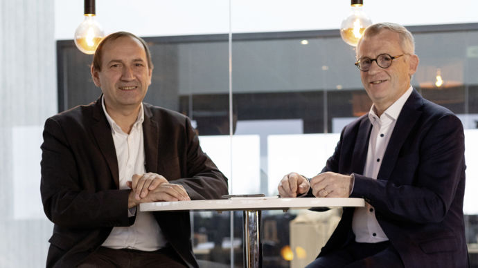 Le plan d’investissements concerne « d’une part des investissements récurrents pour entretenir nos outils, et d’autre part des projets plus structurants qui seront détaillés au fur et à mesure de leur avancement », soulignent Bernard Guillard (à g.), président d’Agrial, et Ludovic Spiers, directeur général.