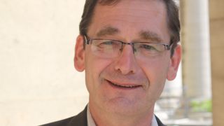 Christian de Perthuis a animé durant dix ans la « Chaire Economie du climat » à l’Université Dauphine -PSL. Dans son livre « Carbone fossile, carbone vivant : vers une nouvelle économie du climat ». Christian de Perthuis a animé durant dix ans la « Chaire Economie du climat » à l’Université Dauphine -PSL. Dans son livre « Carbone fossile, carbone vivant : vers une nouvelle économie du climat ».