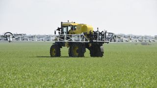 Malgré des améliorations pour diminuer la consommation d'engrais azotés, le SGPE souligne des « trajectoires encore au-deçà des objectifs » de planification écologique. Malgré des améliorations pour diminuer la consommation d'engrais azotés, le SGPE souligne des « trajectoires encore au-deçà des objectifs » de planification écologique.