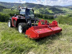 Le tracteur de pente Grip 4 140 fabriqué par Sauerburger dispose de 140 ch.