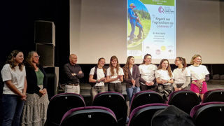 Des étudiantes du CFPPA de Carmejane (Alpes-de-Haute-Provence) ont réalisé le documentaire « Regard sur l’agriculture au féminin » qui expose le parcours de six jeunes agricultrices des Alpes du Sud. Des étudiantes du CFPPA de Carmejane (Alpes-de-Haute-Provence) ont réalisé le documentaire « Regard sur l’agriculture au féminin » qui expose le parcours de six jeunes agricultrices des Alpes du Sud.