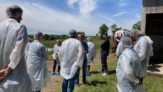 Visite du Gaec du Puech Laborie élevant des porcs, des vaches laitières et des vaches allaitantes, le 13 juin à Badailhac (Cantal). Visite du Gaec du Puech Laborie élevant des porcs, des vaches laitières et des vaches allaitantes, le 13 juin à Badailhac (Cantal).