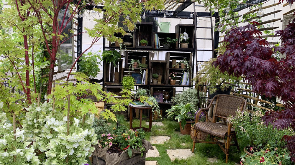 Le salon Jardins, jardin, rendez-vous des amoureux des espaces verts à Paris, a récompensé « Jardin de lecture, bibliothèque végétale » réalisé par Prévosteau Paysagistes du Prix de la presse. Le salon Jardins, jardin, rendez-vous des amoureux des espaces verts à Paris, a récompensé « Jardin de lecture, bibliothèque végétale » réalisé par Prévosteau Paysagistes du Prix de la presse.