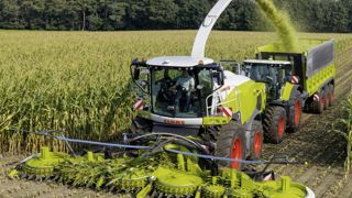 Claas domine historiquement le marché des ensileuses. Claas domine historiquement le marché des ensileuses.