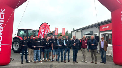 Les équipes d'Argo, de Somat et VTM inaugurant le Tracto Center. Les équipes d'Argo, de Somat et VTM inaugurant le Tracto Center.