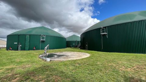 Les fournisseurs de gaz doivent désormais restituer à l'État des certificats de production de biogaz (CPB) en produisant eux-mêmes du biométhane ou en achetant des certificats auprès de producteurs. Les fournisseurs de gaz doivent désormais restituer à l'État des certificats de production de biogaz (CPB) en produisant eux-mêmes du biométhane ou en achetant des certificats auprès de producteurs.