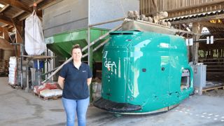 Afin de pouvoir gérer son troupeau seule, Clémence Poussier a robotiser la traite et l'alimentation de l'élevage avec GEA.