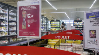 Le distributeur E.Leclerc a été sanctionné d’une amende de 38 millions d’euros pour avoir dépassé la date limite des négociations commerciales avec 62 de ses fournisseurs. Le distributeur E.Leclerc a été sanctionné d’une amende de 38 millions d’euros pour avoir dépassé la date limite des négociations commerciales avec 62 de ses fournisseurs.