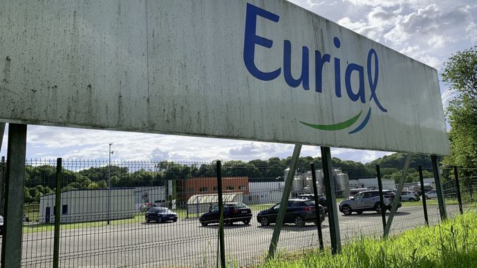 A Gruchet-le-Valasse (Seine-Maritime), l’usine de produits ultrafrais sous marques de distributeurs tourne à plein.