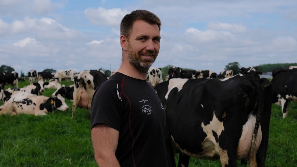 Romain Marqué est l’un des huit apporteurs de la SARL Biogaz de la Vilaine comptant quatre éleveurs laitiers dont un en bio.