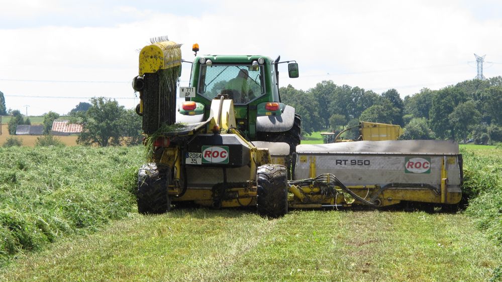 Chantier récolte luzerne
