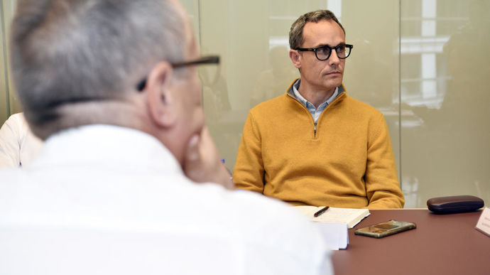 Eric Leseur (de dos), agent relation culture et référent technique ACS chez Soufflet agriculture, et Matthieu Archambeaud, président et fondateur d'Icosystème.