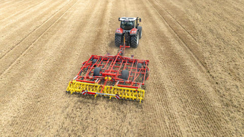 Le Plano VT 6060 est le nouveau déchaumeur superficiel de l'Autrichien. Il est polyvalent grâce à sa possibilité de travailler jusqu'à 1 cm de profondeur. Le Plano VT 6060 est le nouveau déchaumeur superficiel de l'Autrichien. Il est polyvalent grâce à sa possibilité de travailler jusqu'à 1 cm de profondeur.