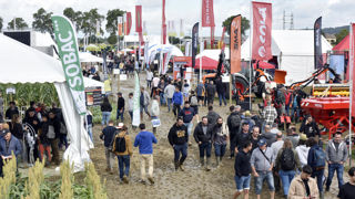 La pluie et les conditions boueuses n'ont pas freiné les visiteurs d'Innov-Agri 2024.