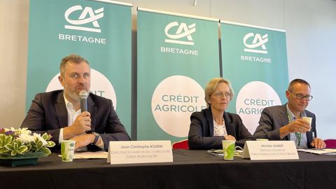 Jean-Christophe Roubin (directeur Marché agricole), Michèle Guibert, directrice Crédit agricole Côtes d’Armor, et Olivier Auffray, président Crédit Agricole Bretagne.