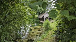 Le chemin situé à Chuffilly-Roche (Ardennes) propose de résoudre l’énigme du poème perdu ou d’écouter quelques vers du poète Arthur Rimbaud. Le chemin situé à Chuffilly-Roche (Ardennes) propose de résoudre l’énigme du poème perdu ou d’écouter quelques vers du poète Arthur Rimbaud.