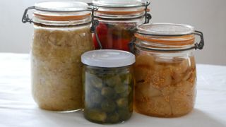 L'étiquette d'un bocal de légumes lactofermentés doit mentionner le poids net égoutté et le poids net total.