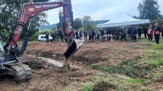 A Vesvres en Côte-d’Or, deux dossiers à la DDT ainsi que trois visites de l’OFB ont été nécessaires pour obtenir l’autorisation d'entreprendre des travaux légers d’entretien du cours d’eau ! A Vesvres en Côte-d’Or, deux dossiers à la DDT ainsi que trois visites de l’OFB ont été nécessaires pour obtenir l’autorisation d'entreprendre des travaux légers d’entretien du cours d’eau !