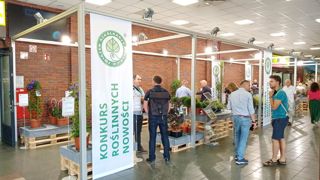 170 exposants de huit pays, dont la France, ont participé à la dernière édition de Green Is Life, salon de la pépinière organisé tous les ans à Varsovie, en Pologne. 170 exposants de huit pays, dont la France, ont participé à la dernière édition de Green Is Life, salon de la pépinière organisé tous les ans à Varsovie, en Pologne.