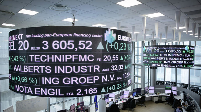 En une seule opération, les traders peuvent désormais « fixer », lorsqu’ils le jugent intéressant, l’écart de prix entre le blé et le maïs ou entre le blé européen et les blés américains.