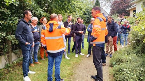 Ille-et-Vilaine Tourisme organise chaque année une journée technique dans le cadre de l’animation du label Villes et Villages fleuris. La dernière en date portait sur les arbustes. Ille-et-Vilaine Tourisme organise chaque année une journée technique dans le cadre de l’animation du label Villes et Villages fleuris. La dernière en date portait sur les arbustes.