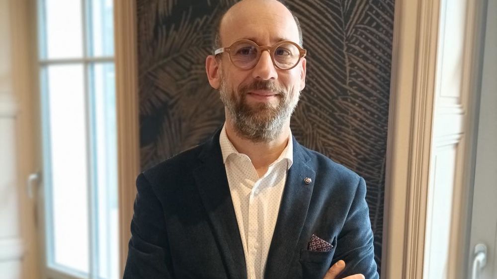 Artisan fleuriste depuis près de trente ans, Florent Moreau, nouveau président de Valhor, succède à Catherine Muller (issue du collège « Paysage »), pour respecter la présidence tournante de l’interprofession.