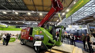 La Primus 600 de Strautmann reçoit la nouvelle cabine avec la visibilité améliorée. La Primus 600 de Strautmann reçoit la nouvelle cabine avec la visibilité améliorée.