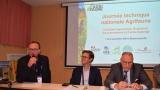 De gauche à droite : Jean-Alain Divanac’h (FNSEA), Olivier Thibault (OFB), Philippe Chopin (préfet du Maine-et-Loire), le 7 novembre 2024 lors de la journée technique du réseau Agrifaune.