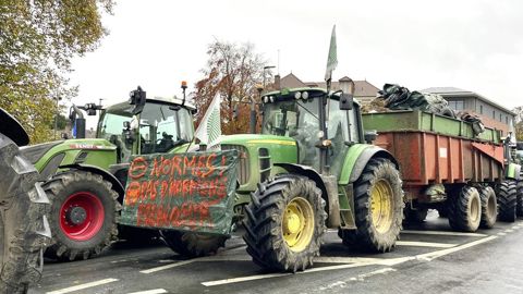 Les agriculteurs mobilisés à Beauvais dénoncent l'accord entre l'UE et le Mercosur et l'empilement des normes. Les agriculteurs mobilisés à Beauvais dénoncent l'accord entre l'UE et le Mercosur et l'empilement des normes.