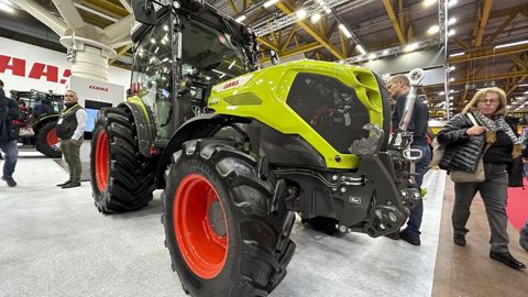 Claas : Nexos 200 Comfort : des petits tracteurs grand confort